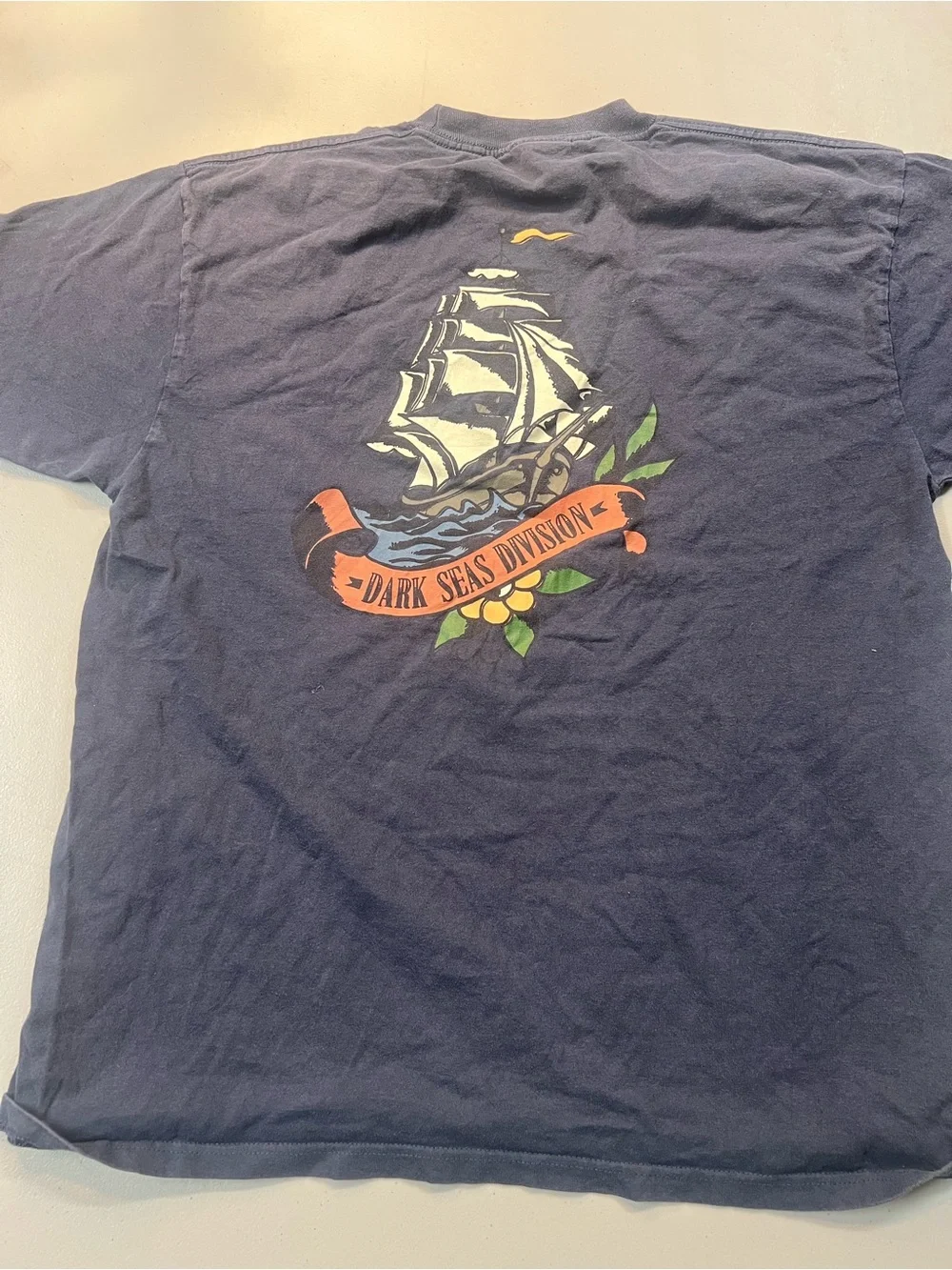 Dark Seas Division Nautical Supply Co Navy Graphic T-Shirt Ship Back Print Men’s